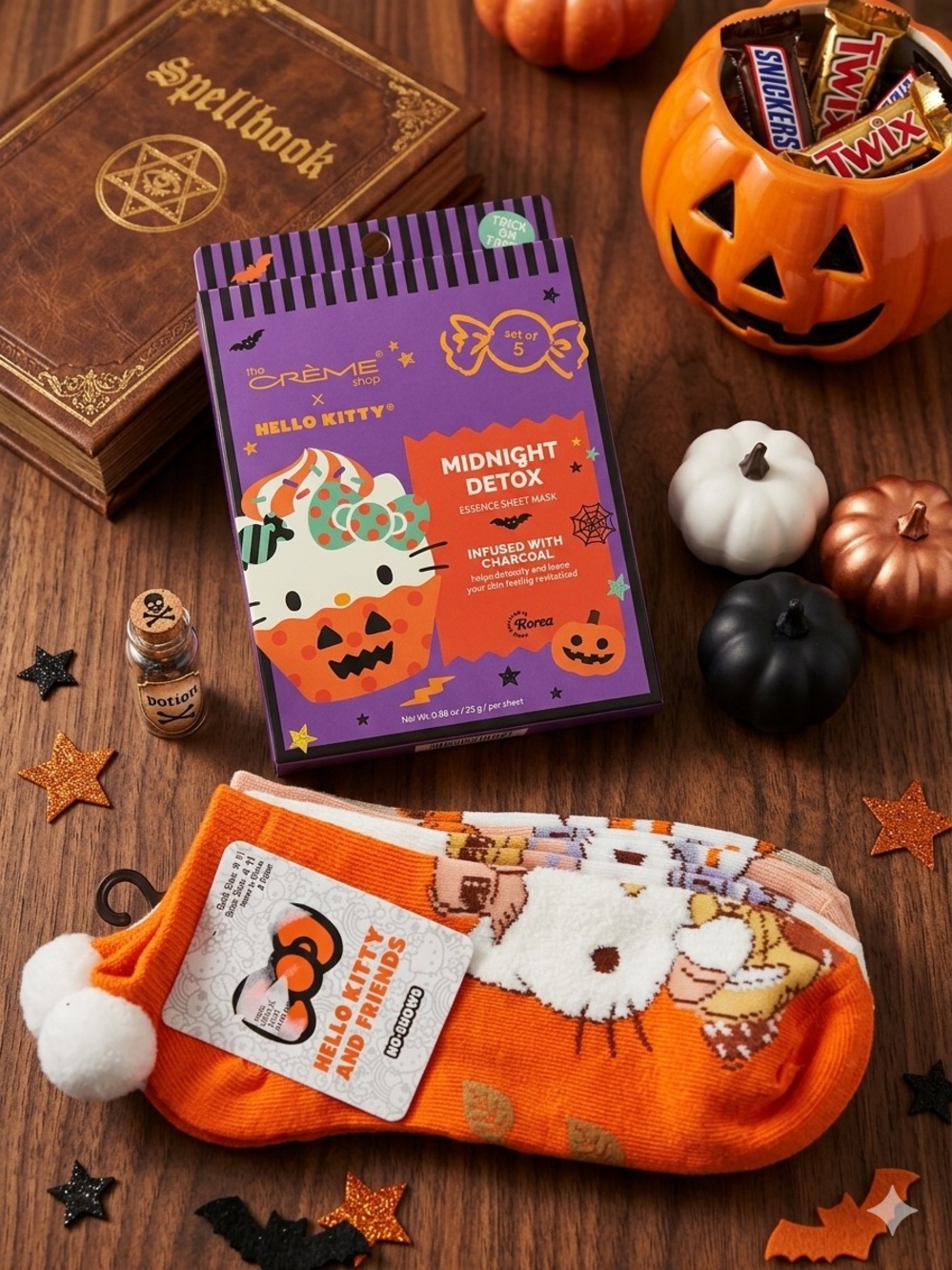 Hello Kitty Orange &White Low-Cut Socks &Crème shop x Hello Kitty sheet masks